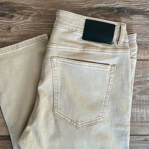 Brand New DL1961 Jeans, 32x34, Wheat color